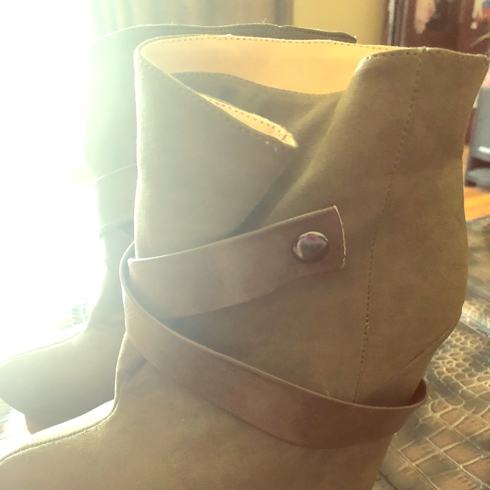 🌟SALE🌟Women’s platform Booties🌟
